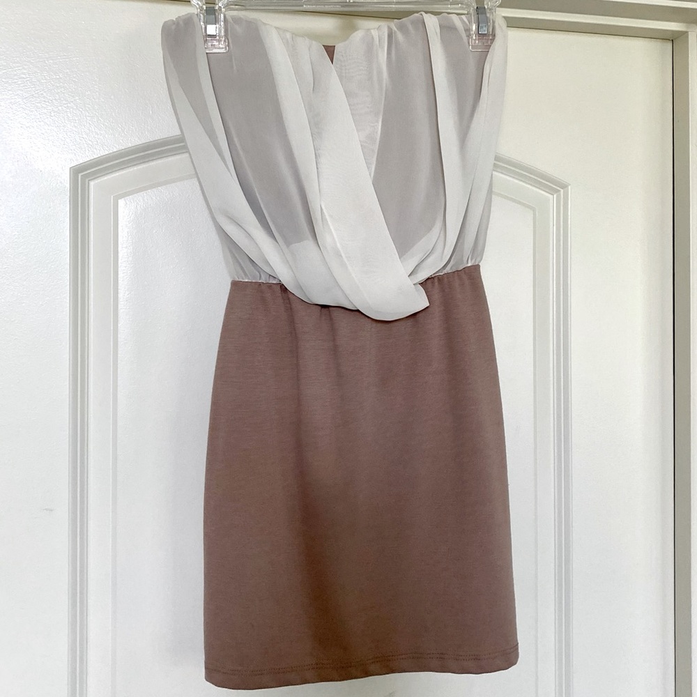 Adorable Bodycon Strapless Dress with White Sheer Accent - Never worn!🤍 🤎
